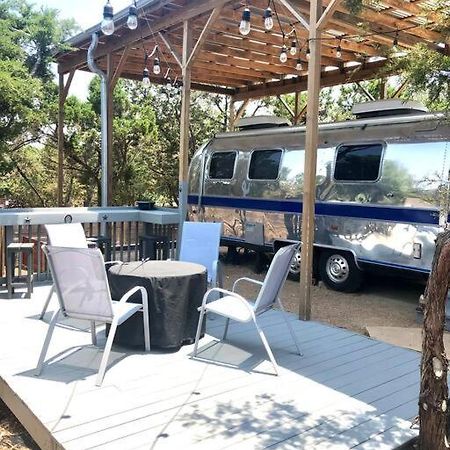 The Steel Magnolia Airstream - Cabins At Rim Rock Austin Exterior photo