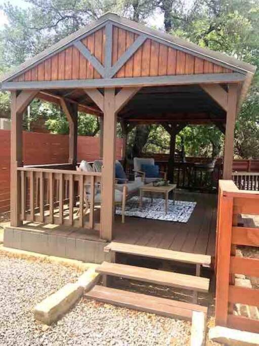 The Steel Magnolia Airstream - Cabins At Rim Rock Austin Exterior photo