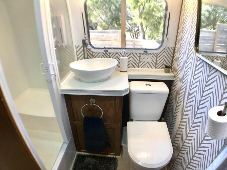 The Steel Magnolia Airstream - Cabins At Rim Rock Austin Exterior photo