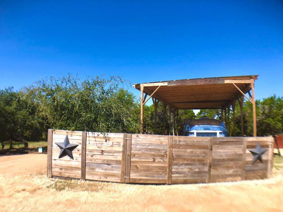 The Steel Magnolia Airstream - Cabins At Rim Rock Austin Exterior photo